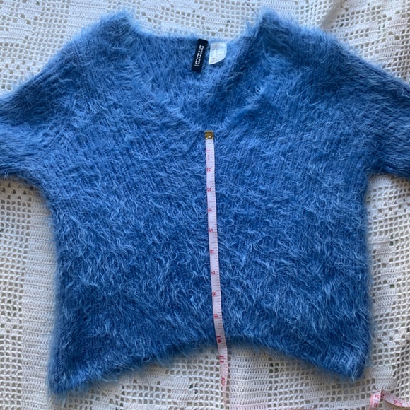 XS Fuzzy Blue H&M Sweater - Picture 5 of 5